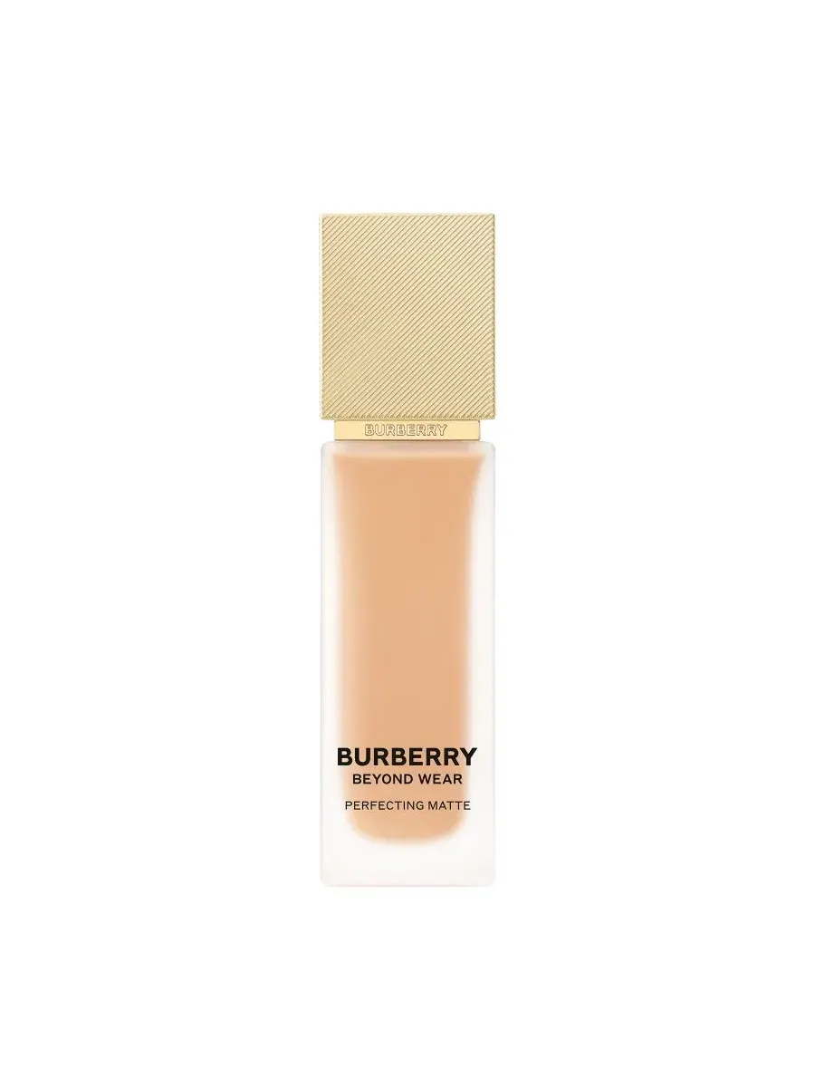 Тональный крем Beyond Wear Perfecting Matte Foundation, 1 унция Burberry, 60 Medium Warm — изображение 1 из 10