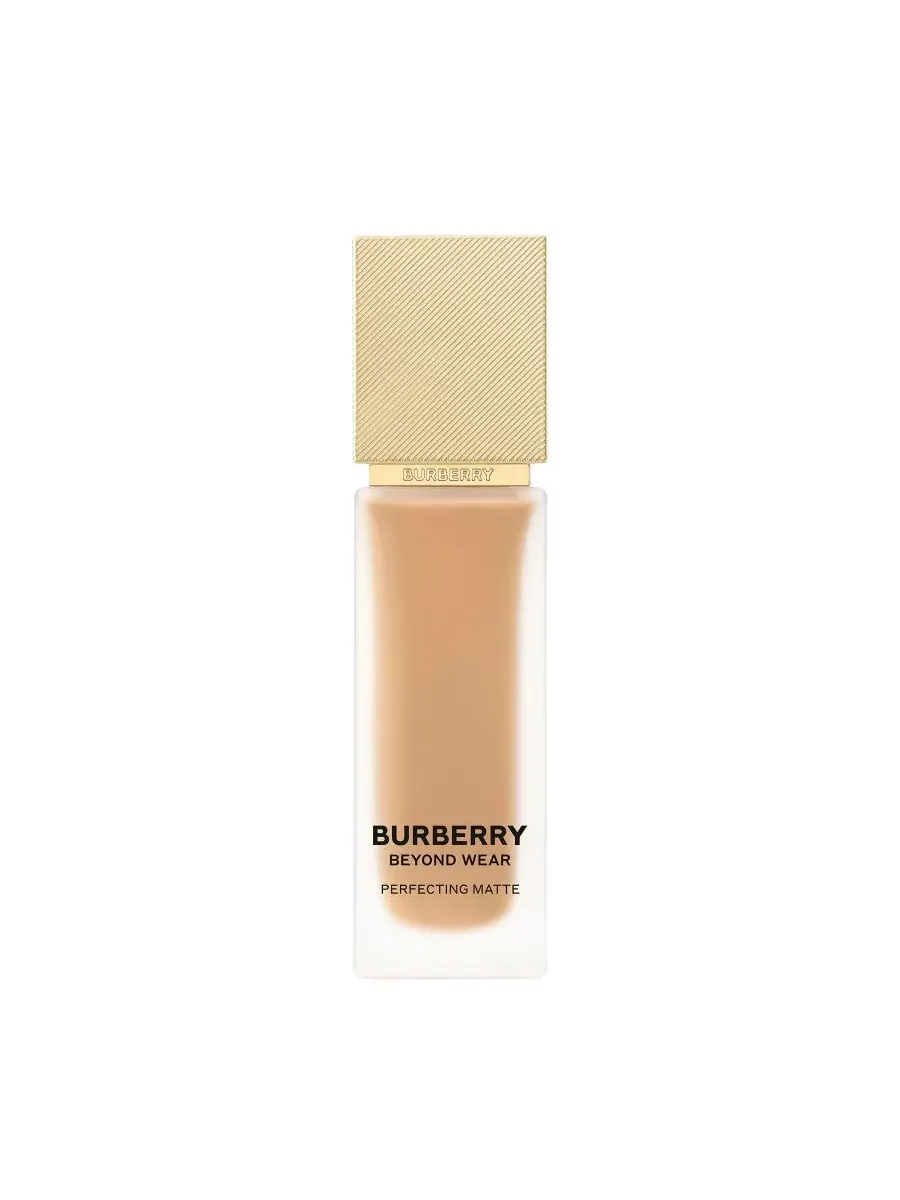 Тональный крем Beyond Wear Perfecting Matte Foundation, 1 унция Burberry, 70 Medium Warm — изображение 1 из 10