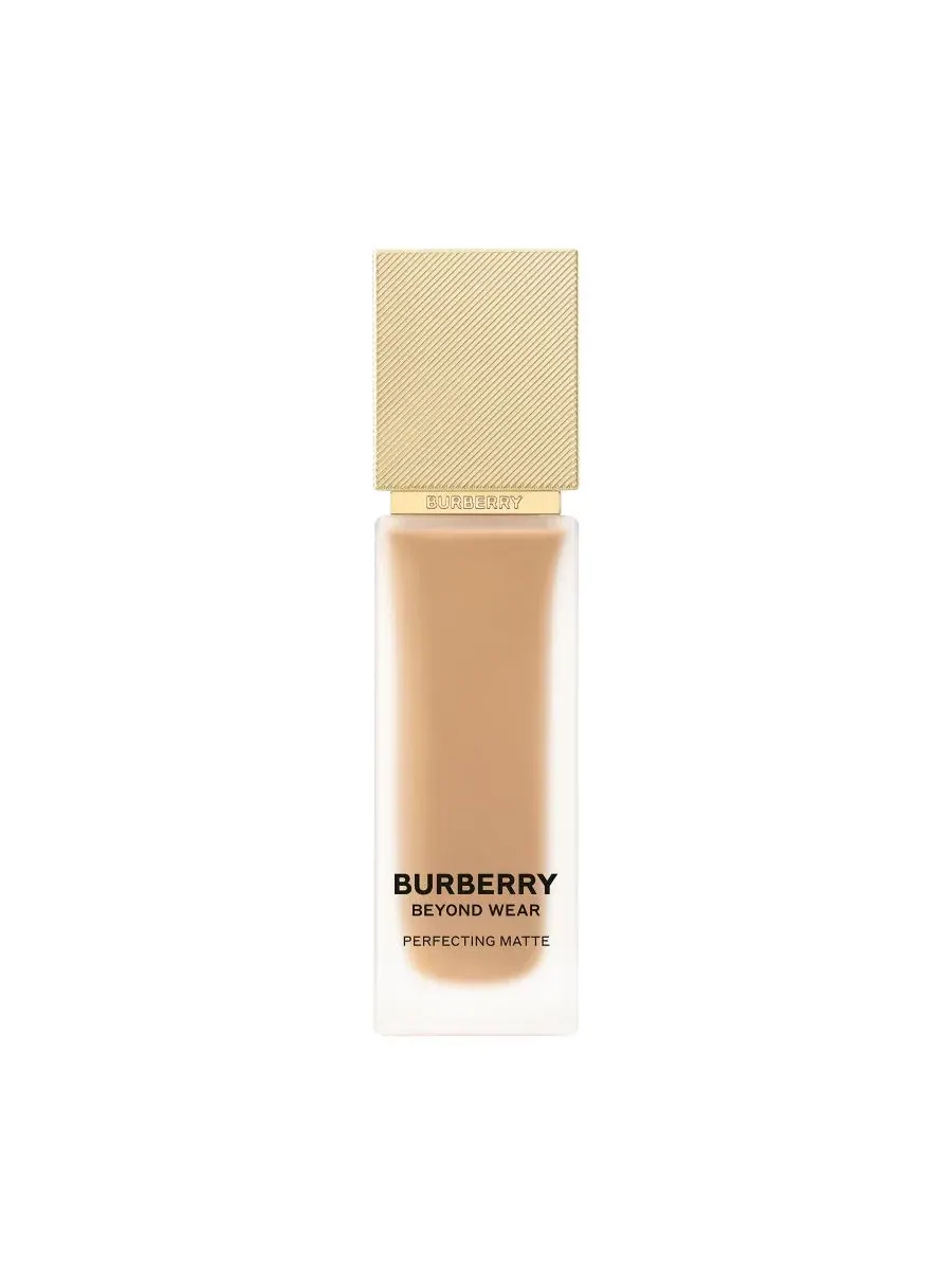 Тональный крем Beyond Wear Perfecting Matte Foundation, 1 унция Burberry, 90 Medium Deep Warm — изображение 1 из 10