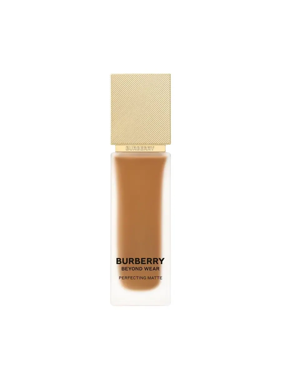Тональный крем Beyond Wear Perfecting Matte Foundation, 1 унция Burberry, 120 Deep Warm — изображение 1 из 10