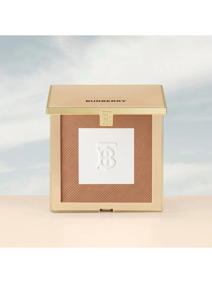 Пудра для фиксации и улучшения макияжа Beyond Wear, 0,39 унции Burberry, 04 Deep — изображение 6 из 10