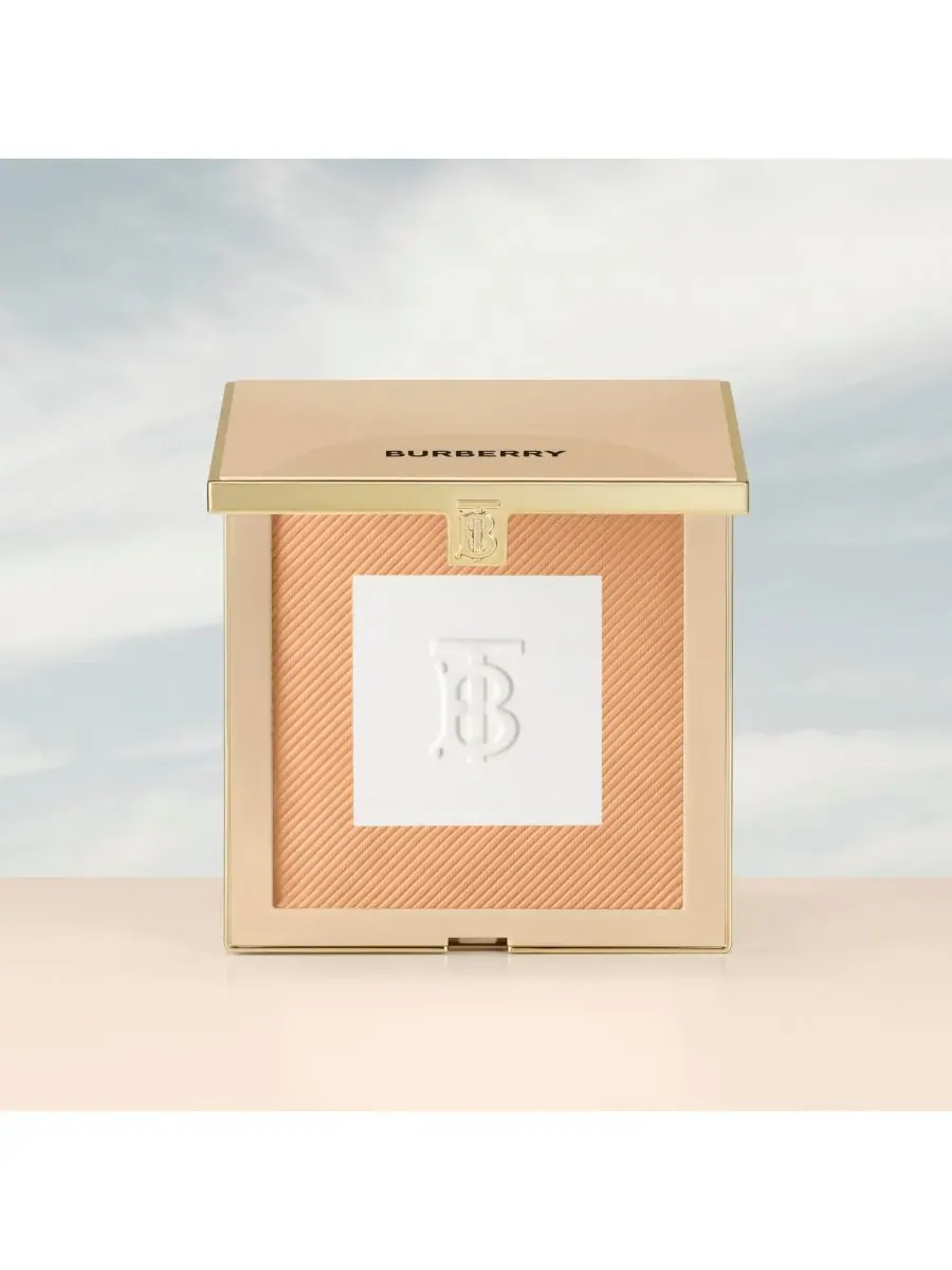 Пудра для фиксации и улучшения макияжа Beyond Wear, 0,39 унции Burberry, 03 Medium Deep — изображение 6 из 10
