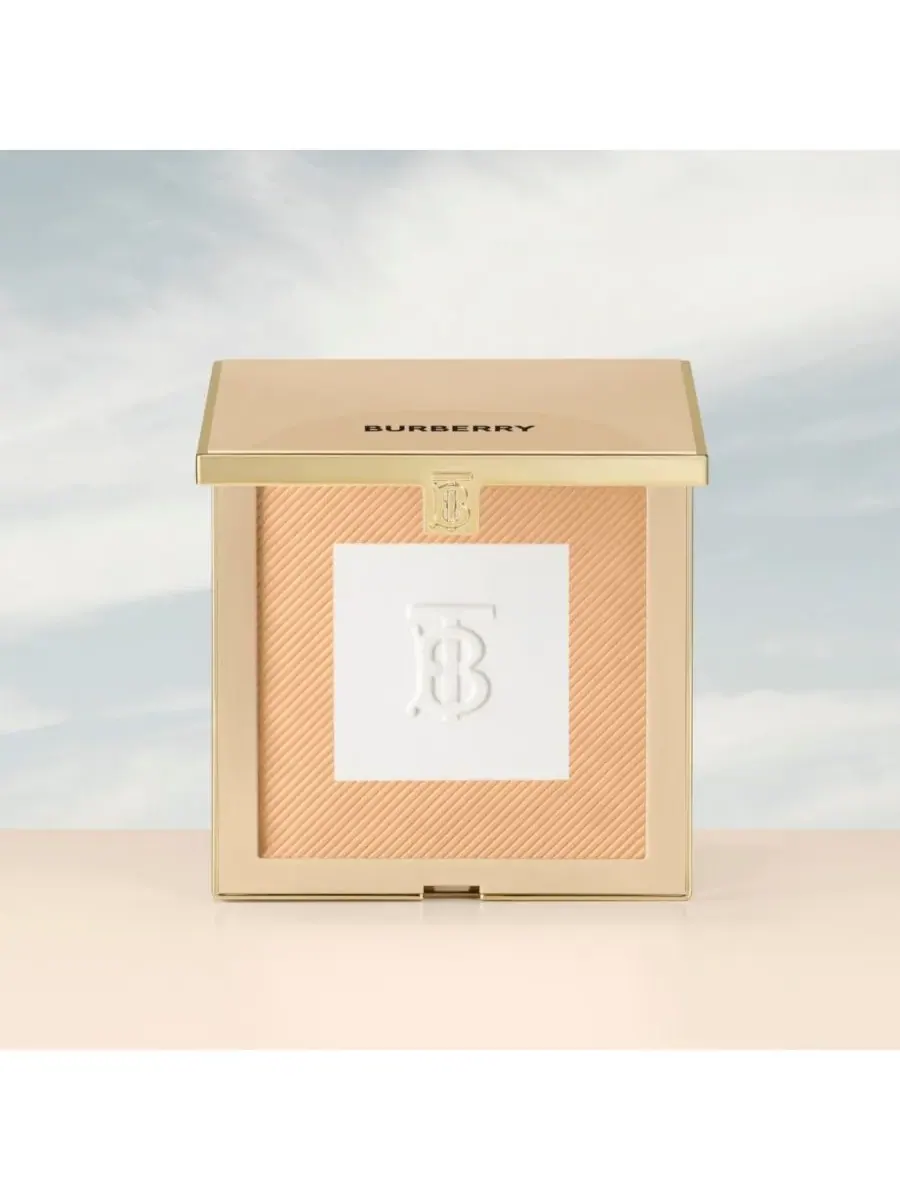 Пудра для фиксации и улучшения макияжа Beyond Wear, 0,39 унции Burberry, 02 Medium — изображение 6 из 10