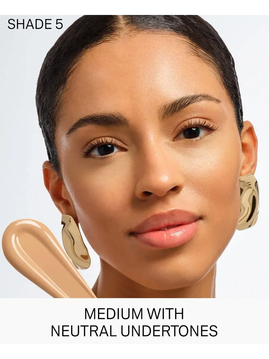 Осветляющий корректор Carolina Herrera Nude Couture Triple Moisture Brightener, 0.24 oz., Shade 5 — изображение 4 из 11