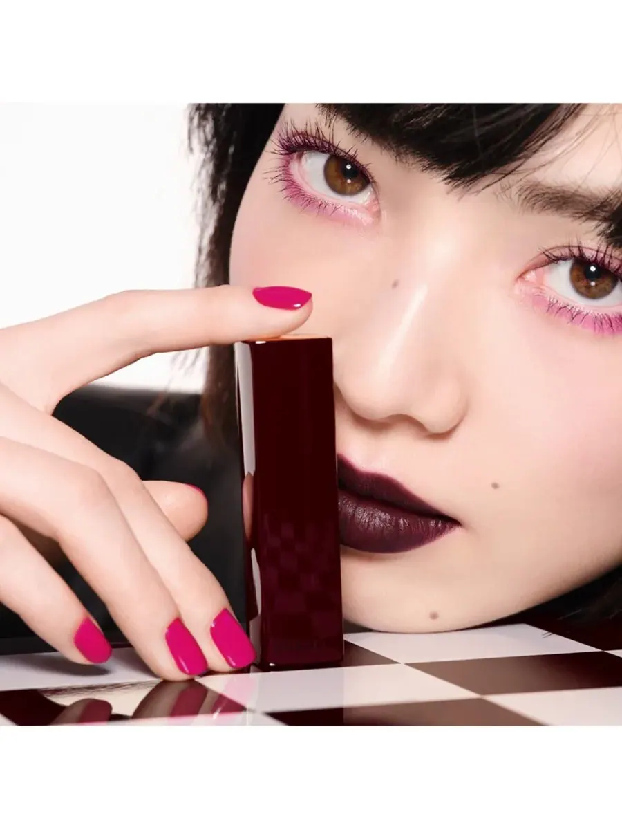 Помада Rouge Allure Velvet 357 Irreverente, 0,12 унции CHANEL, Audacieuse — изображение 5 из 8