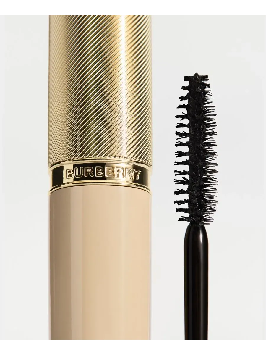Тушь для ресниц Beyond Volume, 0,27 унции Burberry — изображение 7 из 8