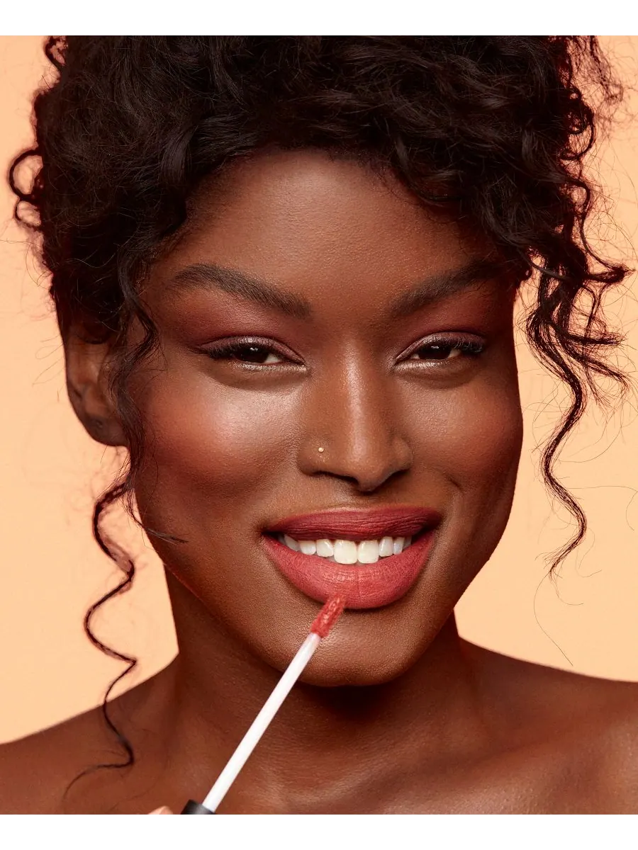 Магнитная плюшевая краска для губ NUDESTIX, цвет sweet sangria — изображение 4 из 5