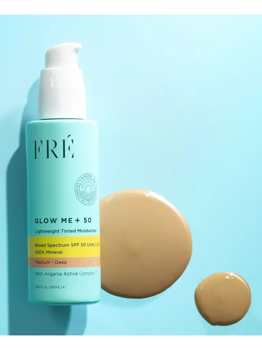 GLOW ME + 50 Легкий тонирующий увлажняющий крем с минеральными частицами, SPF 50, 1,69 унции FRE — изображение 3 из 7