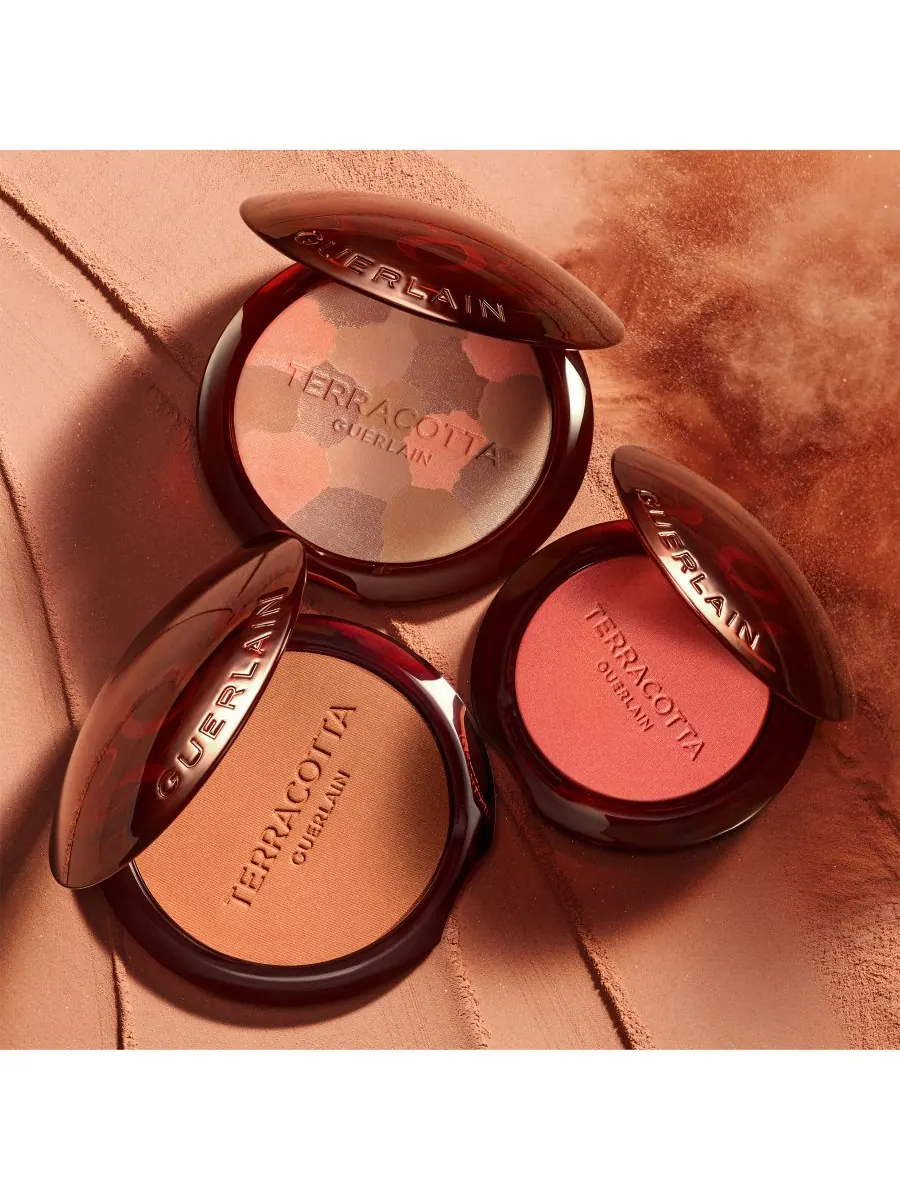 Терракотовый легкий бронзер для здорового сияния GUERLAIN, цвет 02 medium cool — изображение 9 из 10