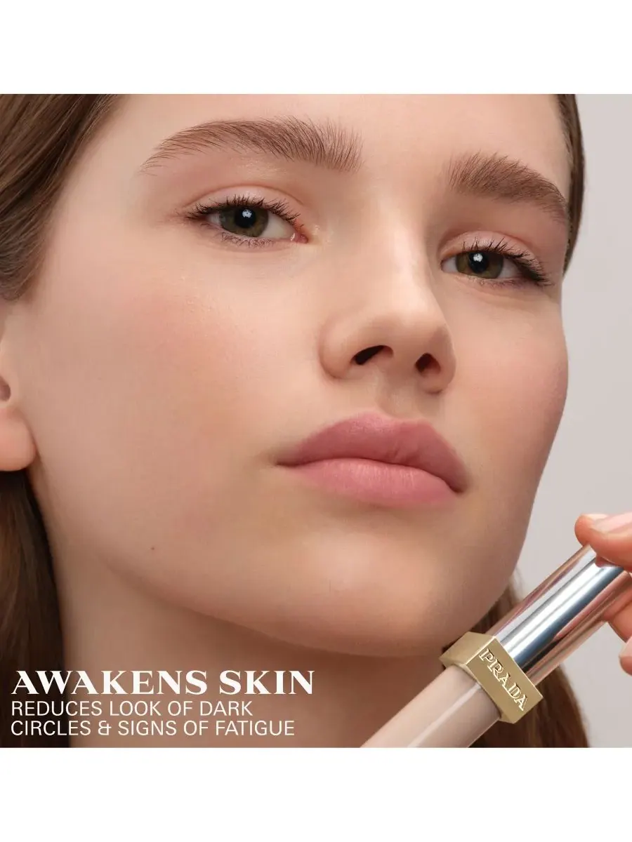 Консилер Prada Beauty с эффектом размытия и микрокоррекции, оттенок Dn7 - Deep Neutral — изображение 9 из 10