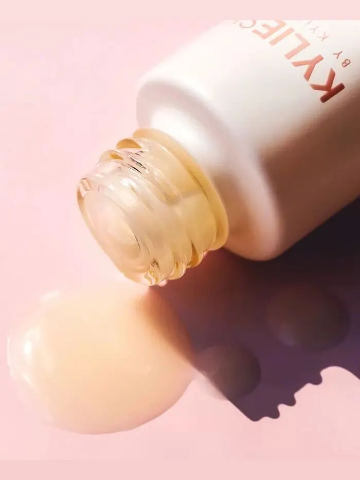 Сыворотка Kylie Cosmetics — С гиалуроновой кислотой — изображение 5 из 7