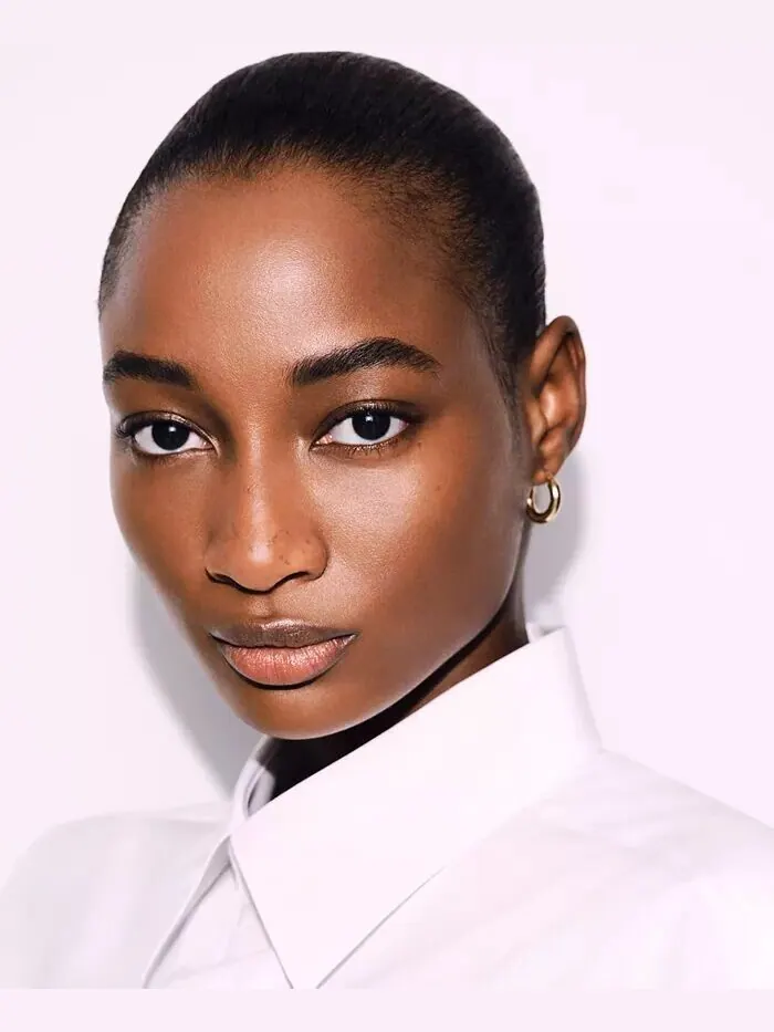 Консилер SPF 27, 0,17 унции Clé De Peau Beauté, цвет 13 Espresso — изображение 19 из 19