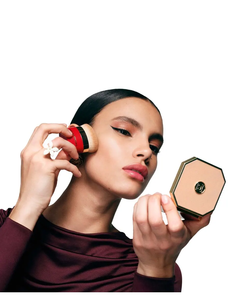 Матовый бронзер Nude Couture Carolina Herrera, 40- Deep — изображение 5 из 7