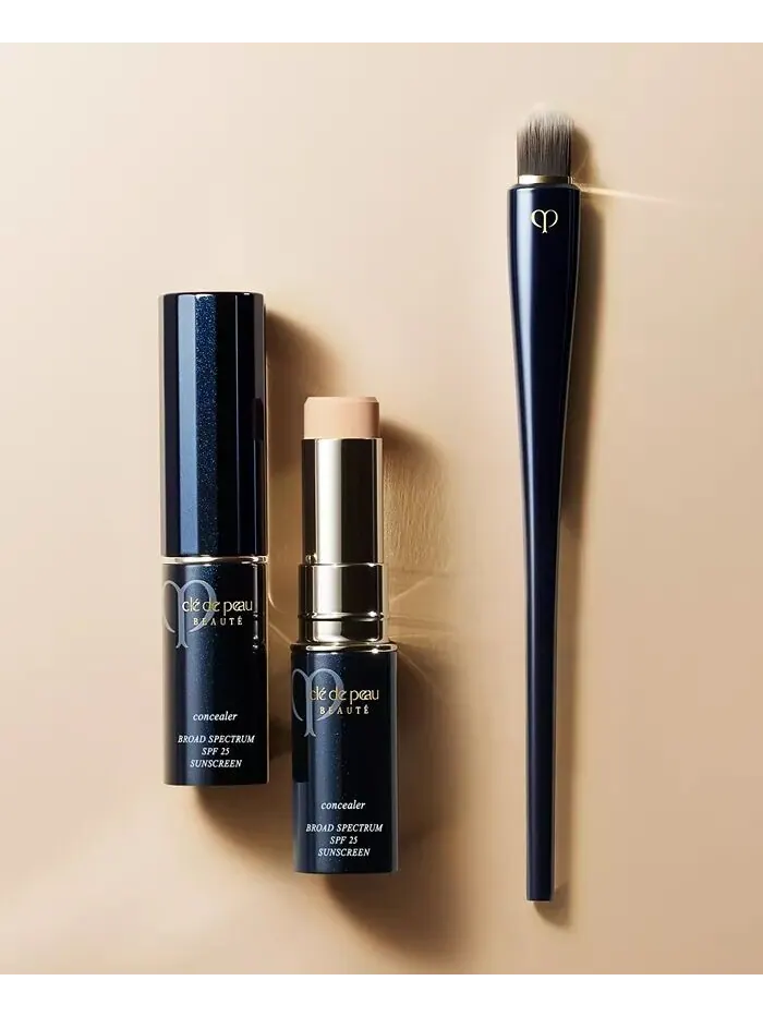 Кисть для консилера Clé De Peau Beauté — изображение 2 из 2