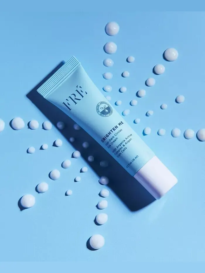 FRÉ Крем для глаз Brighten Me, 05 унций Fre — изображение 2 из 4