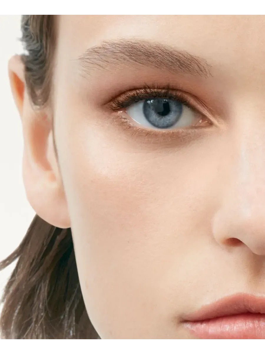 Палетка теней для век Eye Quad, 0,16 унции Burberry, 01 Iconic Honey — изображение 8 из 10