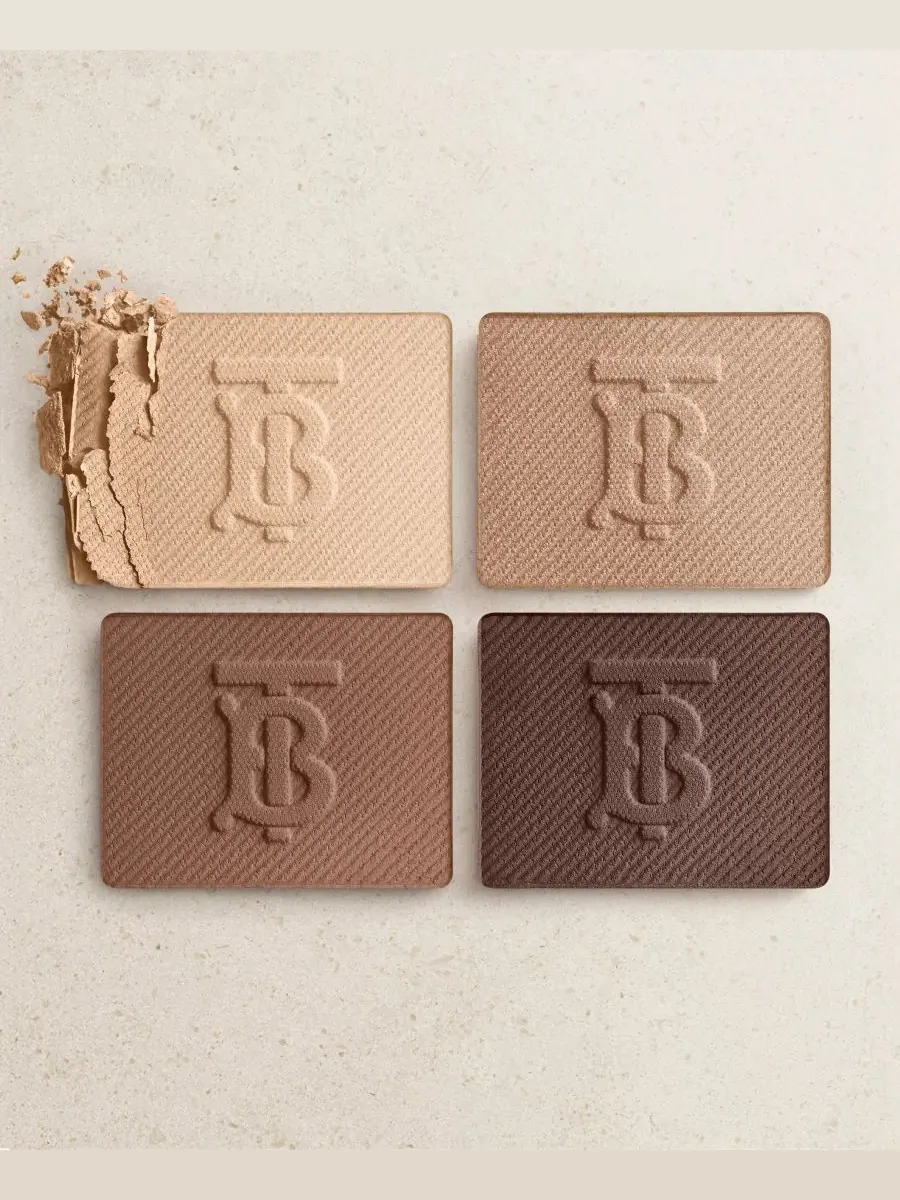 Палетка теней для век Eye Quad, 0,16 унции Burberry, 02 Dusty Caramel Eye — изображение 6 из 10