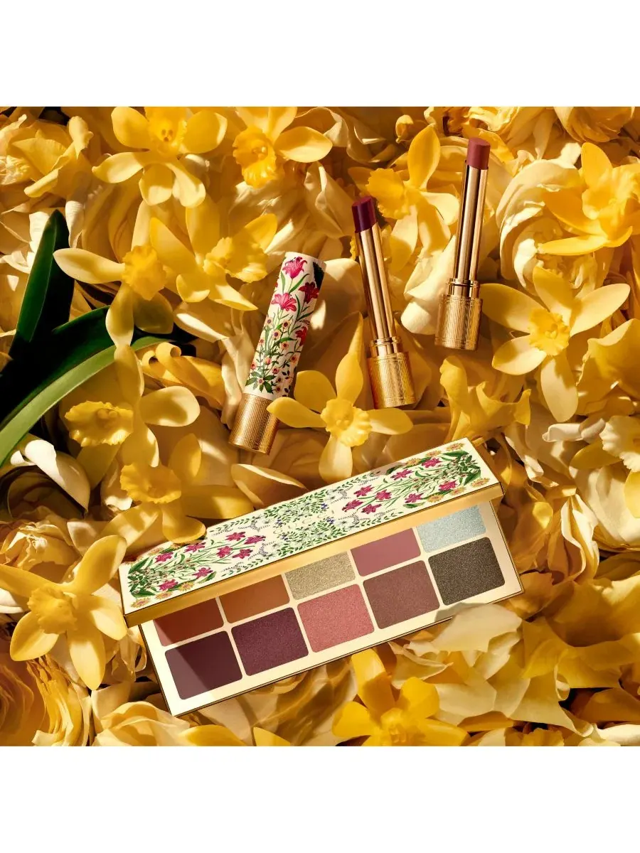 Помада гибридная с блеском и уходом, 1.7 г Gucci Flora Limited Edition Gucci, 130 - Elsa Hazel — изображение 7 из 7