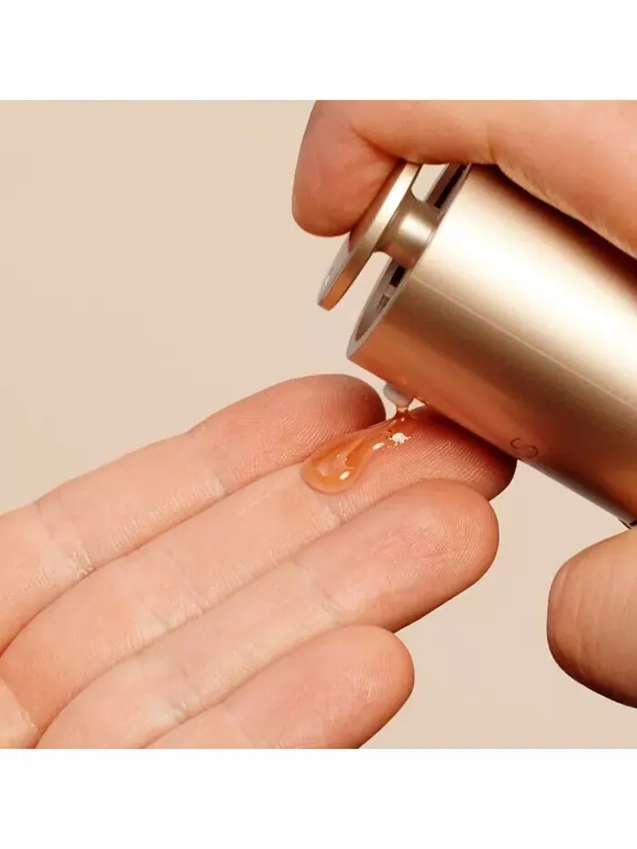 Сыворотка Clarins — Двойная для укрепления, разглаживания, усиления сияния и сужения пор — изображение 8 из 14