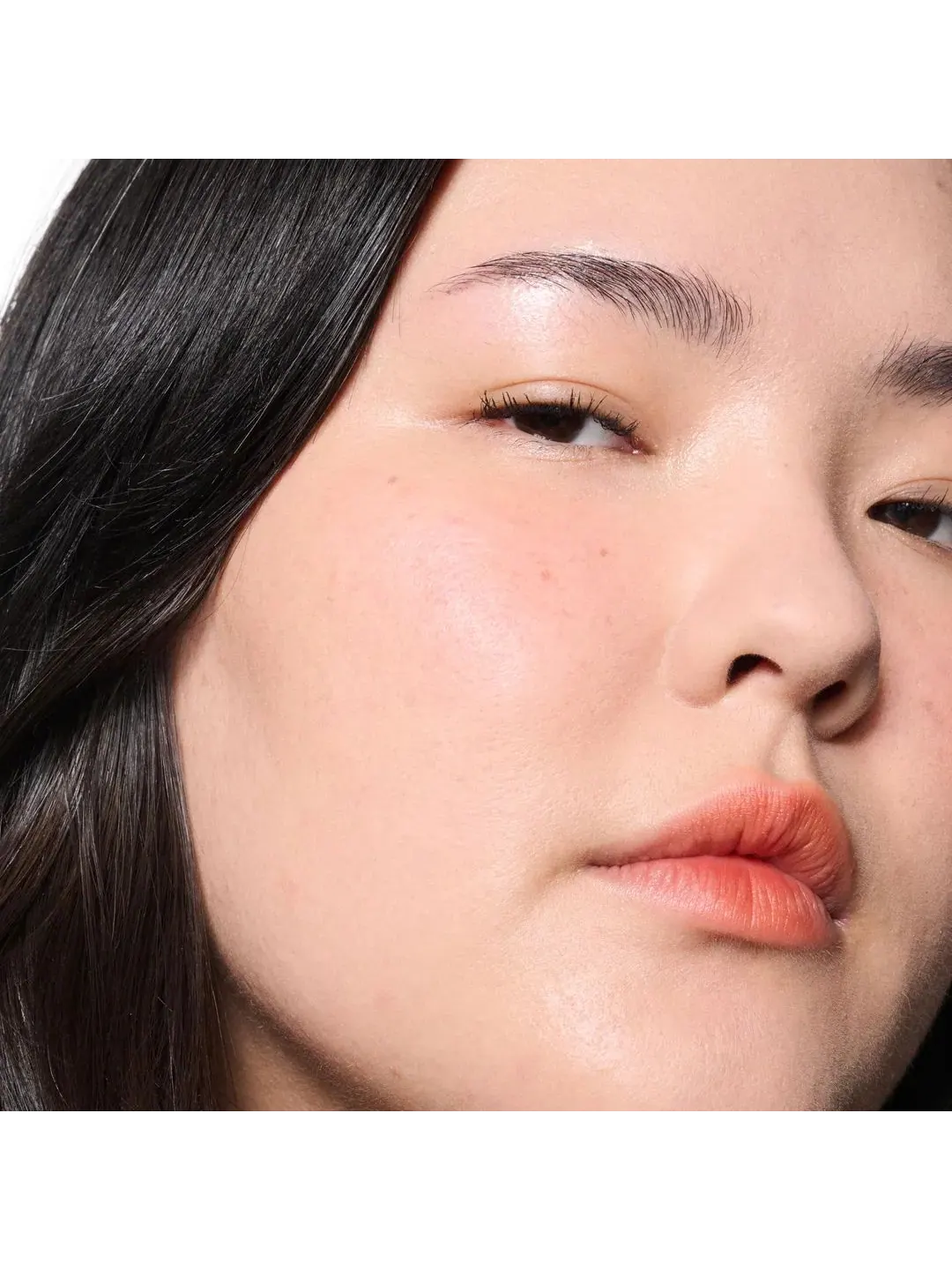 Мусс для губ и щёк MAC Powder Kiss Lip + Cheek Mousse, Resort Season, 5 мл — изображение 3 из 8