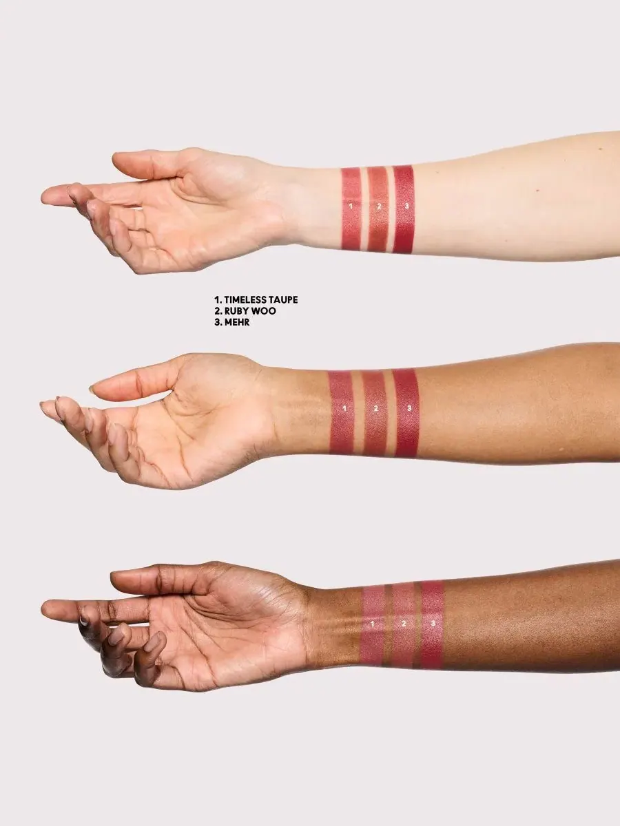 Матовая помада M·A·Cximal Silky Matte, 3 г MAC, Ruby Woo — изображение 7 из 8