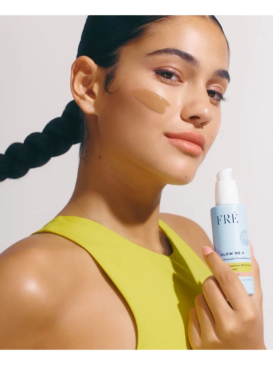 Сыворотка Fre — Увлажняющий -тонатор FRÉ Glow Me + Lightweight Tinted Moisturizer SPF , , цвет — изображение 4 из 5