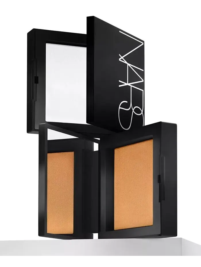 Светоотражающая прессованная фиксирующая пудра, 0,35 унции Nars, цвет Sable (Deep to very deep) — изображение 10 из 12