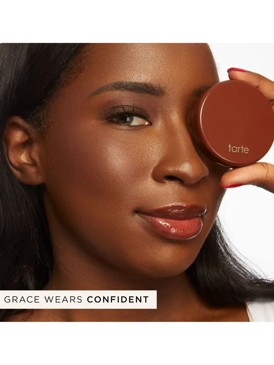 Амазонские румяна с 12-часовым эффектом Tarte, цвет confident — изображение 4 из 9