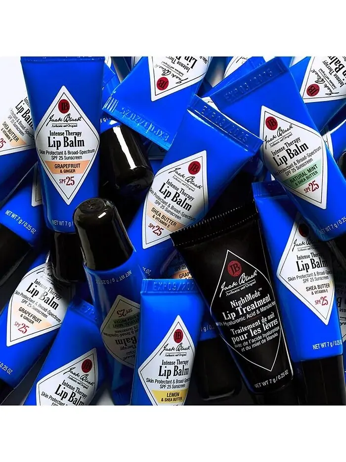 Бальзам для губ Jack Black Intense Therapy SPF 25 с черным чаем и ежевикой — изображение 3 из 4