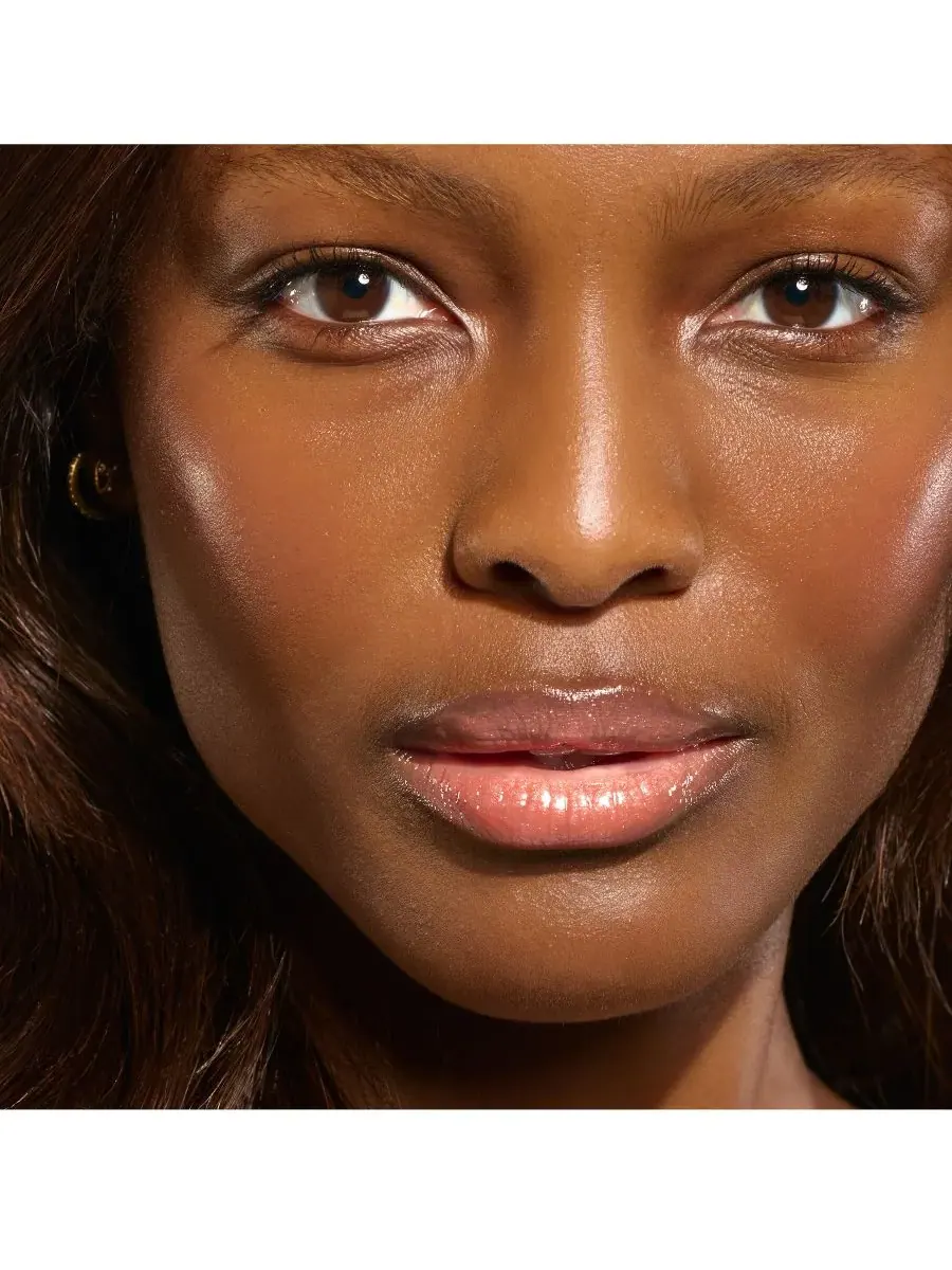 Лимитированная серия масла для губ Lip Comfort Oil из коллекции Canyon Kiss Clarins, 27 Fleeting — изображение 7 из 10