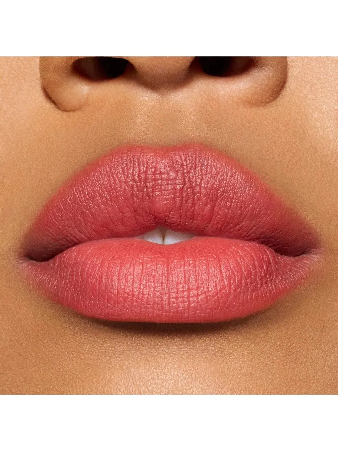 Губная помада MAC Powder Kiss Hazy Matte, Dubonnet Buzz, 3.5 г — изображение 4 из 7