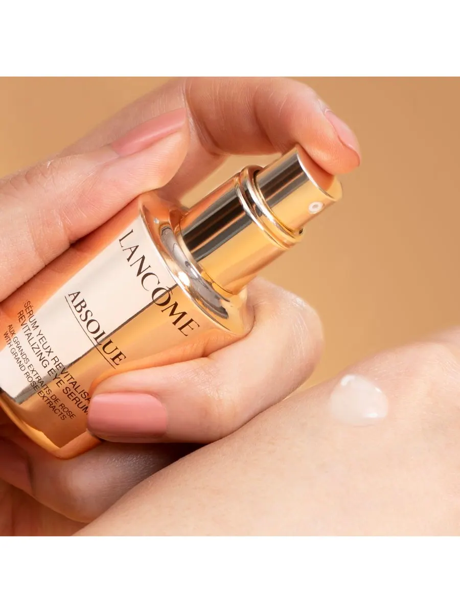 Восстанавливающая сыворотка для глаз Absolue с экстрактом розы Grand Rose, 0,5 унции Lancôme, цвет — изображение 6 из 7