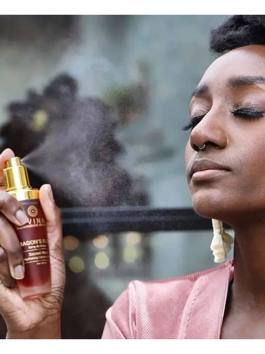 Увлажняющий спрей для лица Dragon's Blood Hydrating Mist, 60 мл Lovinah Skincare — изображение 2 из 2