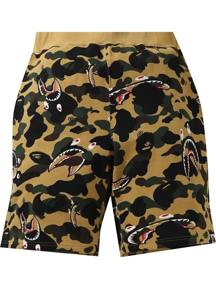 Спортивные шорты BAPE Shark 1st Camo Wide Sweatshort 'Yellow' — изображение 1 из 1, желтый
