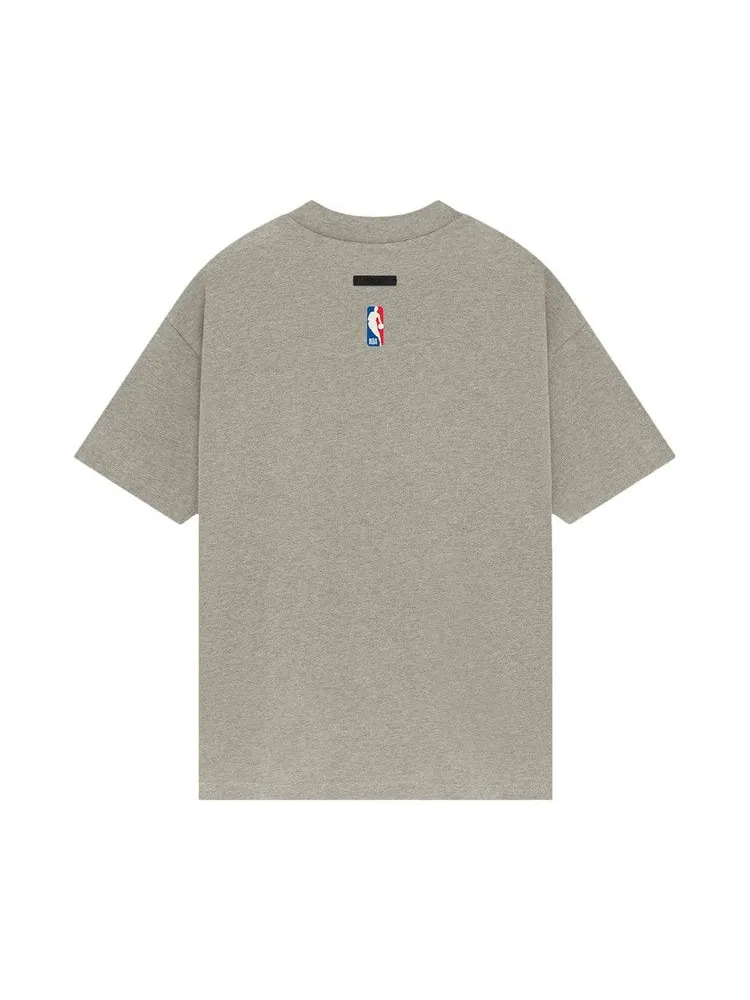 Футболка Fear of God Essentials x NBA Los Angeles Lakers Tee — изображение 2 из 2, серый