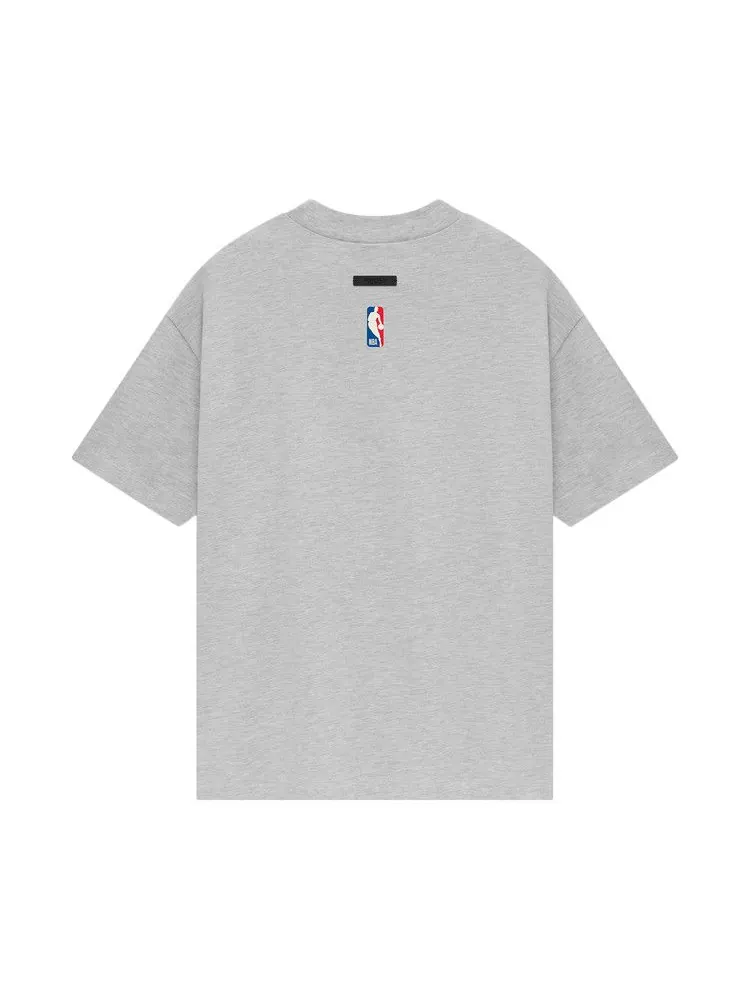 Футболка Fear of God Essentials Hawks Tee — изображение 2 из 2, светлый серый