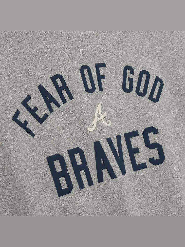 Футболка Fear of God Essentials Braves Tee — изображение 3 из 3, серый