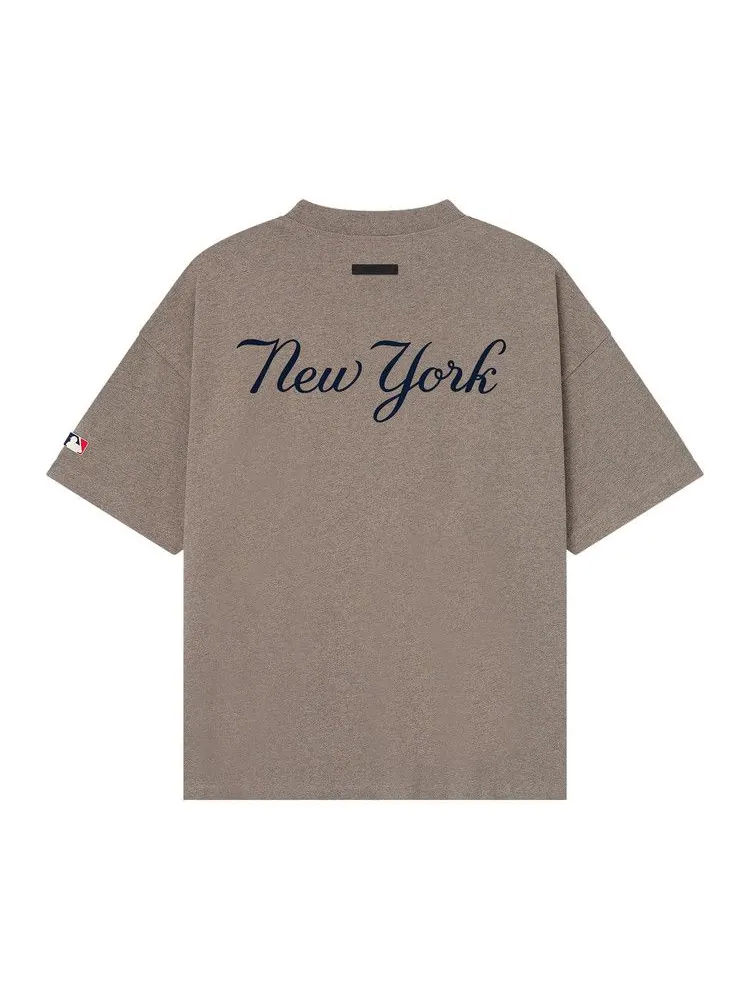 Футболка Fear of God Essentials Yankees 90s Tee, Homestead Heather — изображение 2 из 3, бежевый