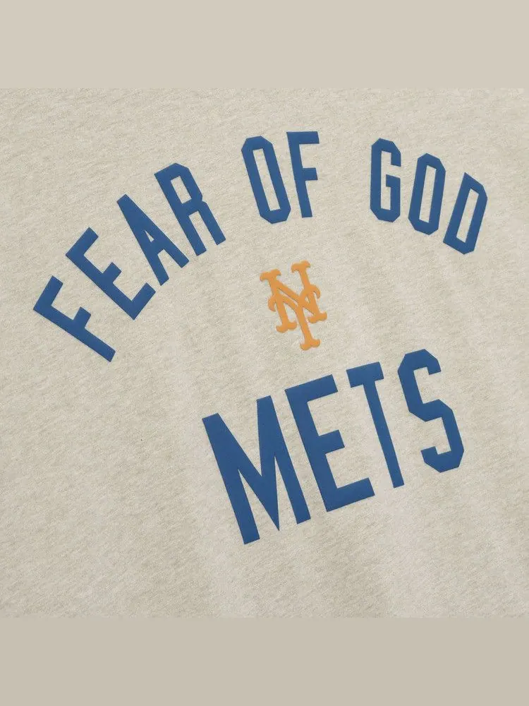 Футболка Fear of God Essentials Mets 90s Tee, Heather Stone — изображение 3 из 3, серый