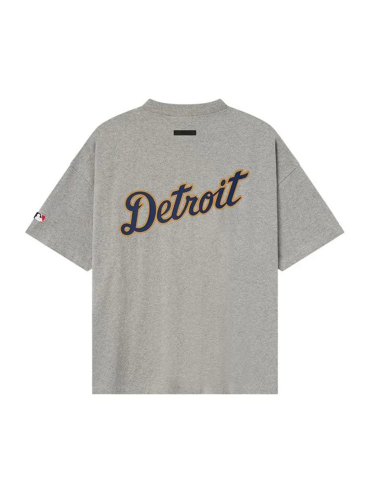 Футболка Fear of God Essentials Tigers 90s Tee, Concrete Heather — изображение 2 из 3, серый