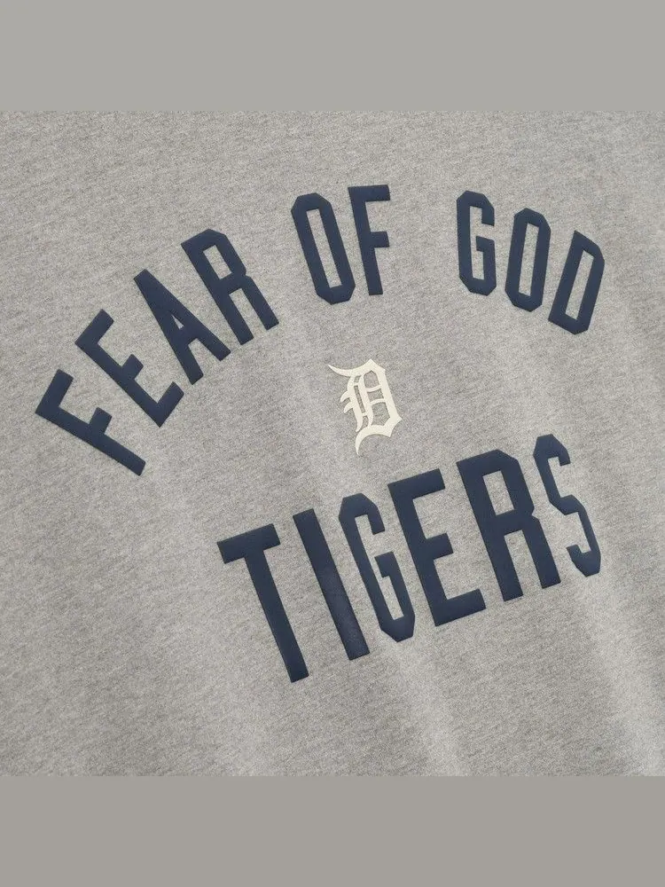 Футболка Fear of God Essentials Tigers 90s Tee, Concrete Heather — изображение 3 из 3, серый