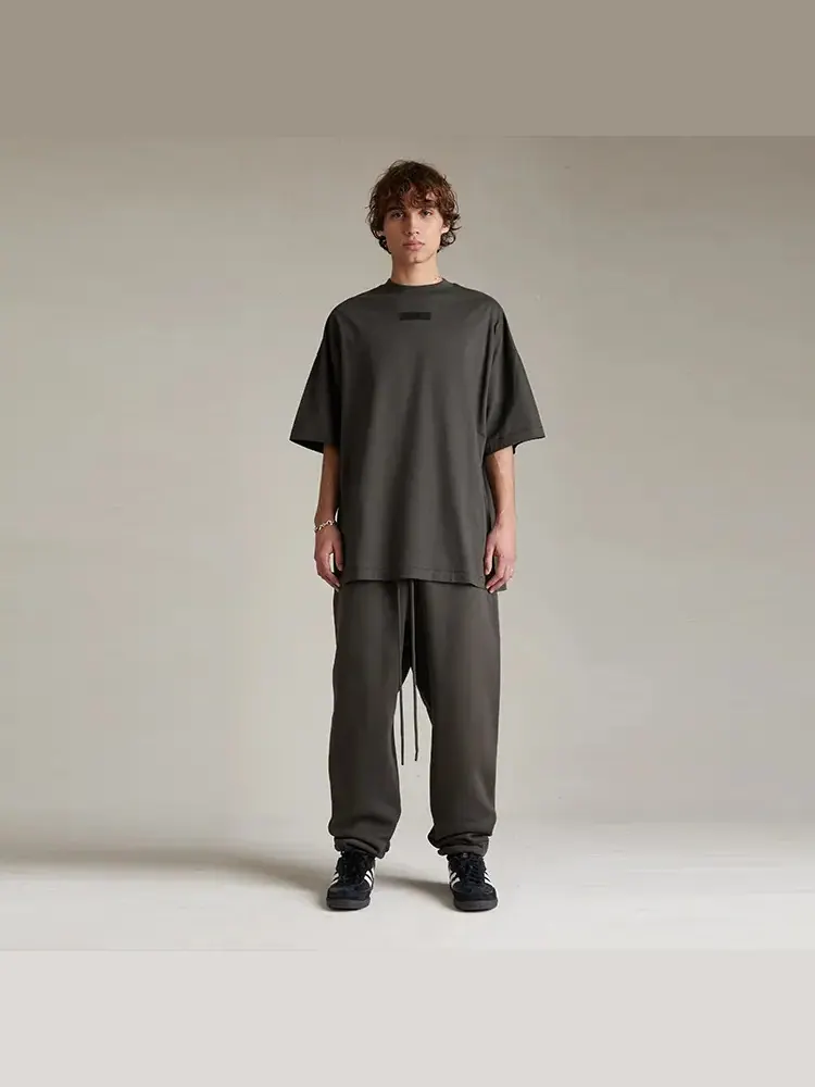 Футболка Fear of God Essentials — изображение 1 из 7, черный