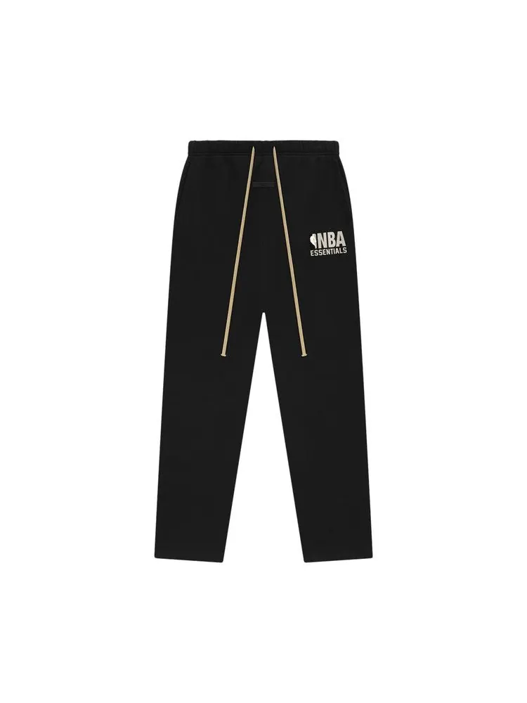 Спортивные брюки Fear of God Essentials x NBA Relaxed Sweatpants — изображение 1 из 2, черный