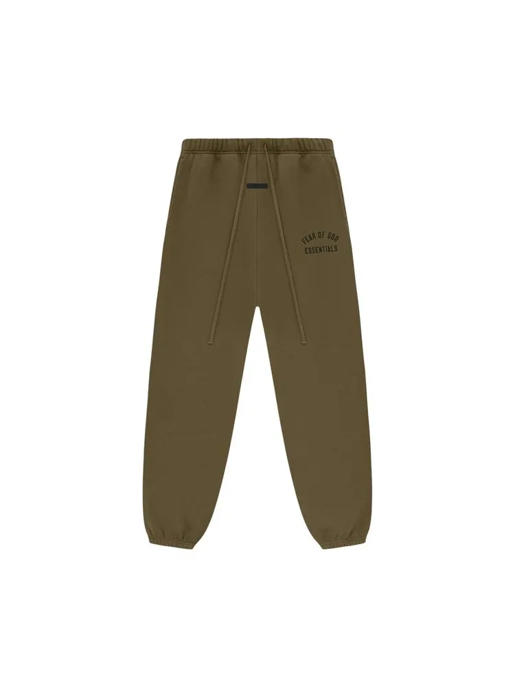 Спортивные брюки Fear of God Essentials Fleece Sweatpant Olive — изображение 1 из 2, зеленый
