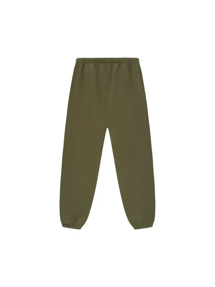 Спортивные брюки Fear of God Essentials Fleece Sweatpant Military — изображение 2 из 2, зеленый
