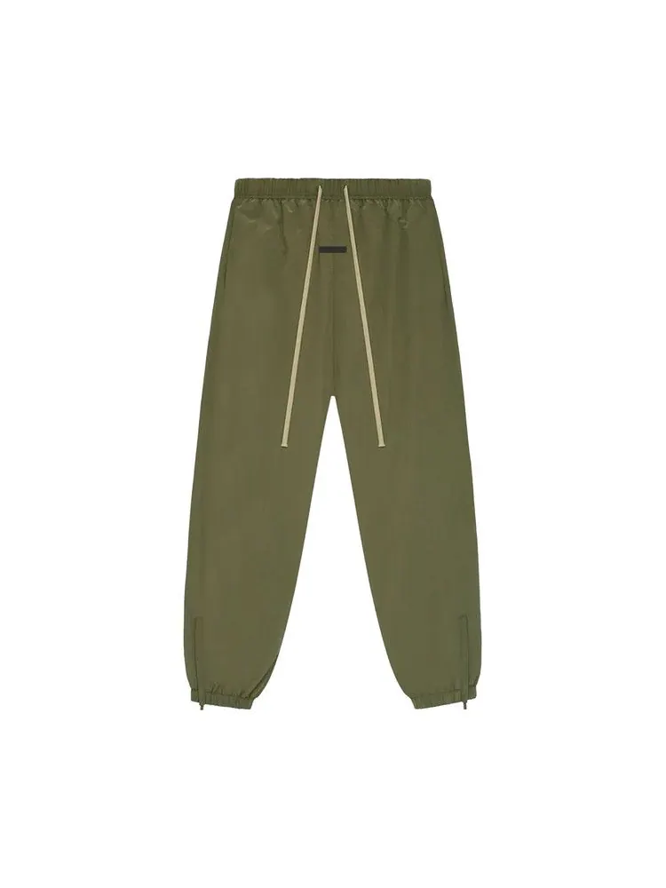 Брюки Fear of God Essentials Ripstop Track Pant — изображение 1 из 2, оливковый
