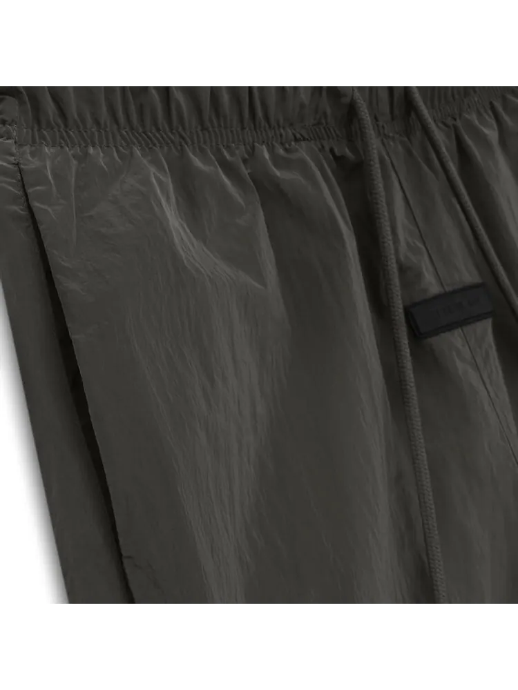 Спортивные брюки Fear of God Essentials Crinkle Nylon 'Ink' — изображение 3 из 3, черный