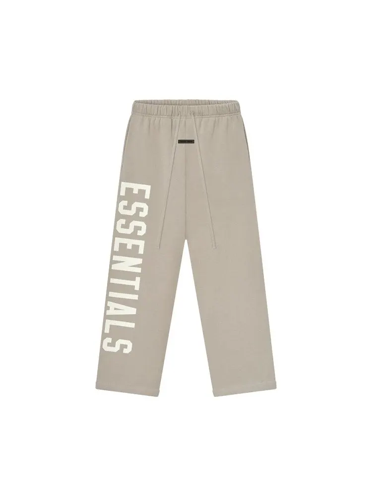Спортивные брюки Fear of God Essentials Lounge Fleece Sweatpant — изображение 1 из 2, древесный