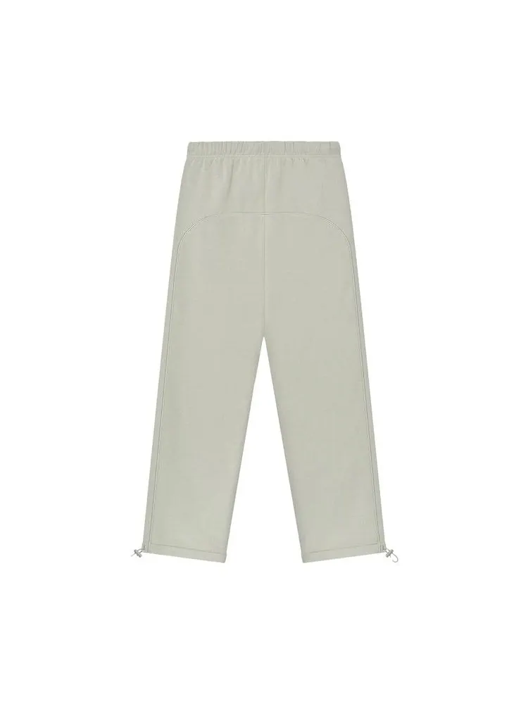 Спортивные брюки Fear of God Essentials Relaxed Fleece Sweatpant With Piping, Abbey Stone/Abbey Stone — изображение 2 из 3