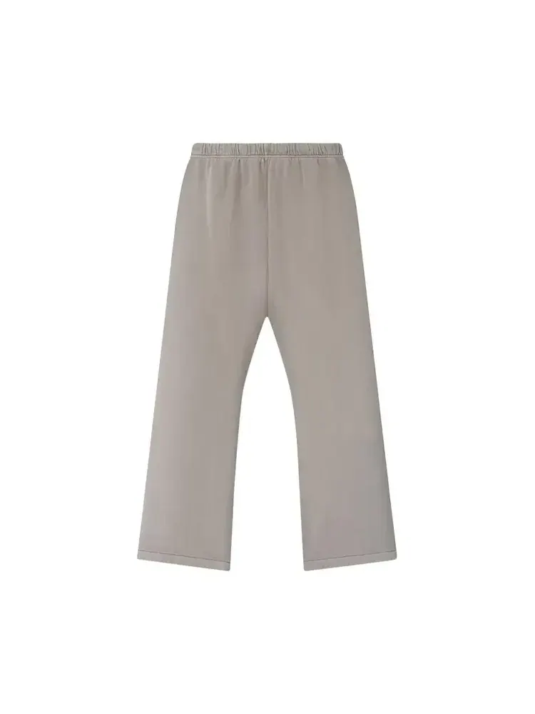Спортивные брюки Fear of God Essentials Classic Fit Flare Sweatpant — изображение 2 из 2, серый